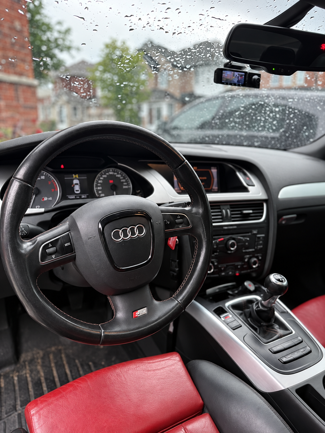 Original steering wheel — Round-airbag upgrade